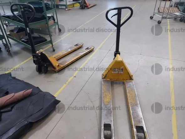 241#8883 Attrezzature di magazzino