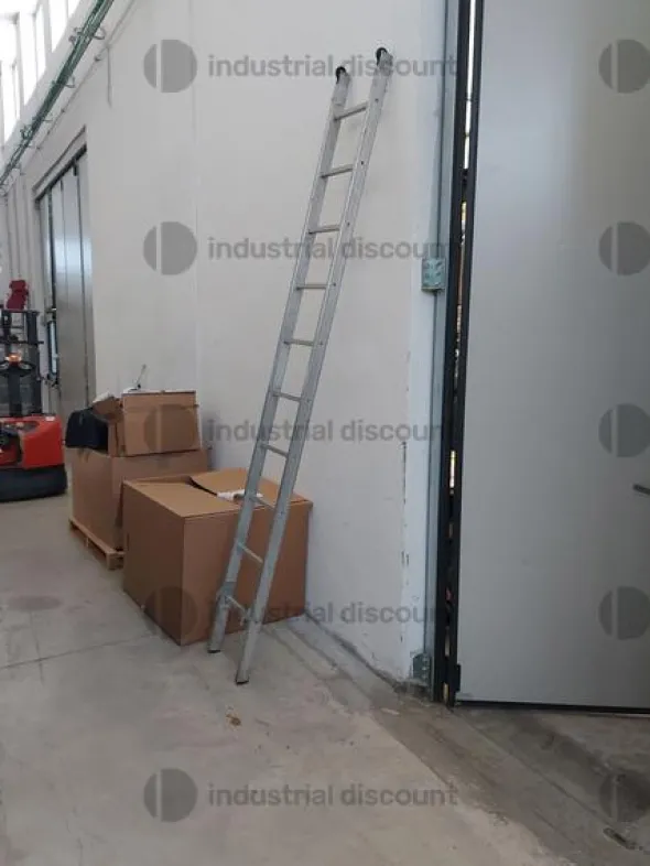 241#8883 Attrezzature di magazzino