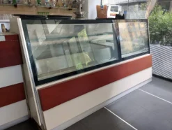 1#8430 Attrezzature e arredamento da bar e pasticceria