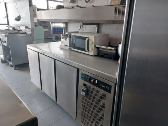 1#8430 Attrezzature e arredamento da bar e pasticceria