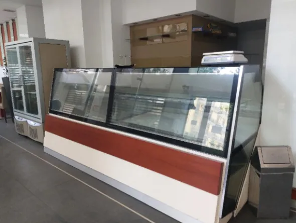 1#8430 Attrezzature e arredamento da bar e pasticceria