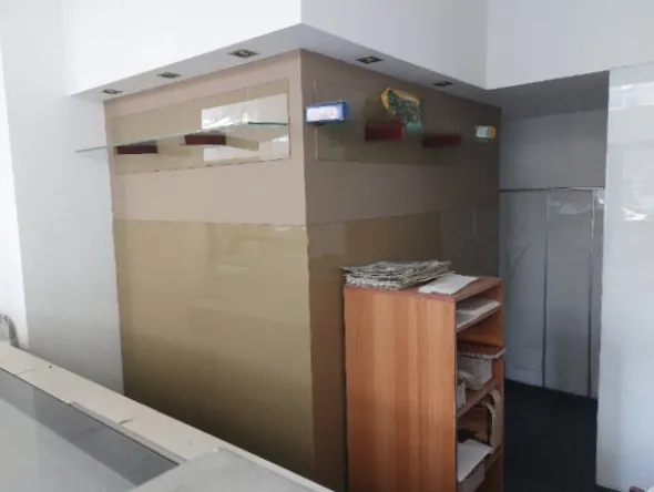 1#8430 Attrezzature e arredamento da bar e pasticceria