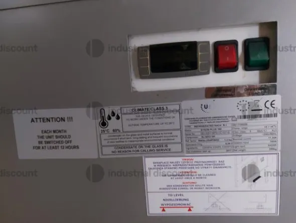 1#8982 Attrezzature e arredamento per attività ristorazione