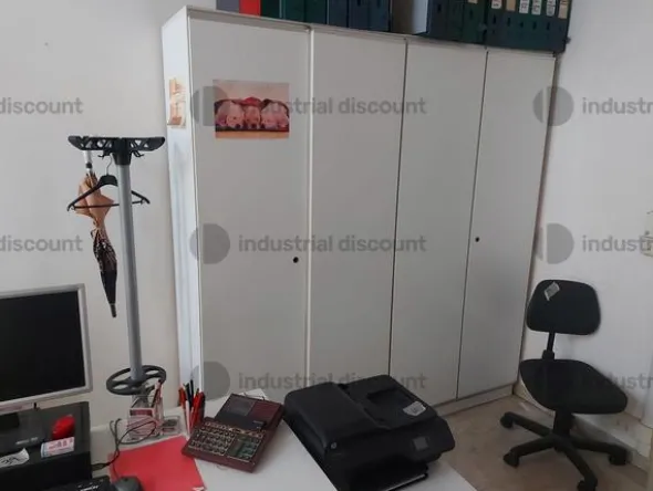 1#8982 Attrezzature e arredamento per attività ristorazione
