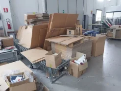45#8109 Attrezzature e arredi magazzino