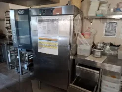 2#9755 Attrezzature e arredi per locale