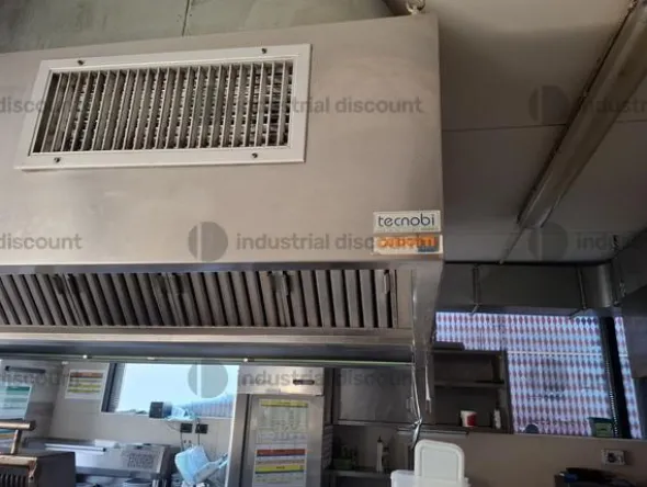 2#9755 Attrezzature e arredi per locale