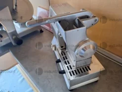 2#9076 Attrezzature e arredi per negozio frutta e verdura