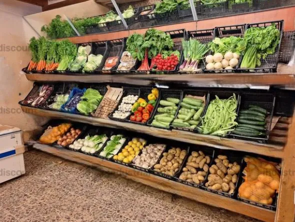 2#9076 Attrezzature e arredi per negozio frutta e verdura