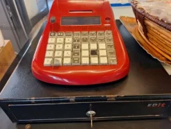 2#9076 Attrezzature e arredi per negozio frutta e verdura