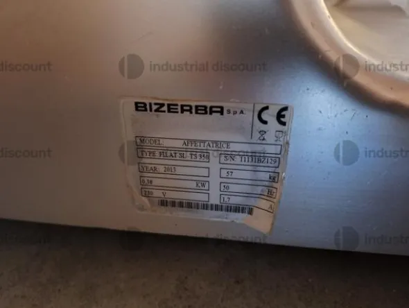 2#9076 Attrezzature e arredi per negozio frutta e verdura