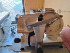 2#9076 Attrezzature e arredi per negozio frutta e verdura