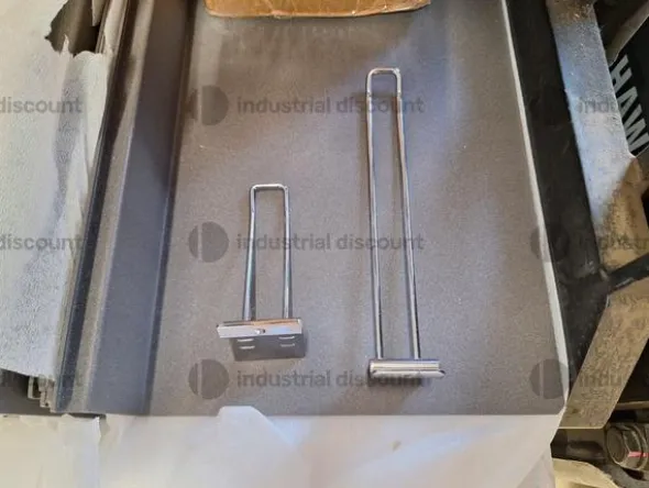 1#9524 Attrezzature e arredi per punto vendita
