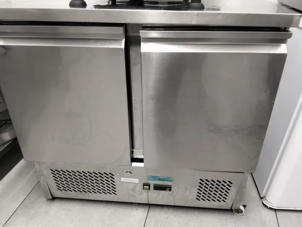 Attrezzature e arredo per ristorazione