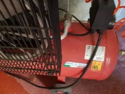 31#46310 Attrezzature e banchi lavoro