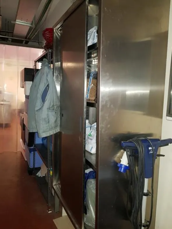 31#46310 Attrezzature e banchi lavoro