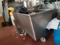 31#46310 Attrezzature e banchi lavoro