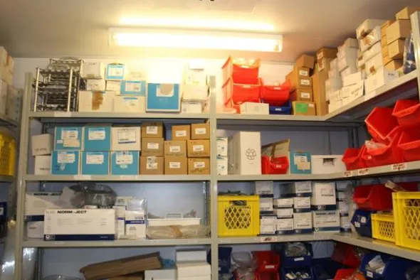 205#22880 Attrezzature e consumabili da laboratorio