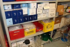 205#22880 Attrezzature e consumabili da laboratorio