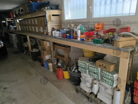 10#9467 Attrezzature edili tra cui avvitatori trapani smerigliatrici