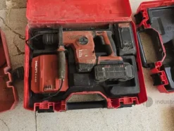 10#9467 Attrezzature edili tra cui avvitatori trapani smerigliatrici