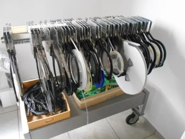 7#7585 Attrezzature e materiale per laboratorio di elettronica
