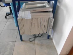 7#7585 Attrezzature e materiale per laboratorio di elettronica