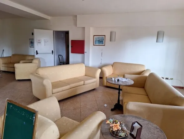 1#8141 Attrezzature e mobilio di hotel