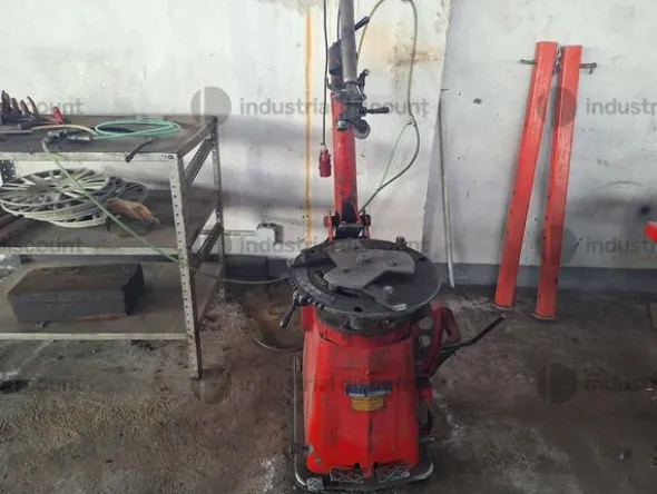 1#9036 Attrezzature e ricambi per officina