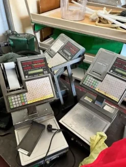 1#8498 Attrezzature per attività commercio e macellazione bestiame