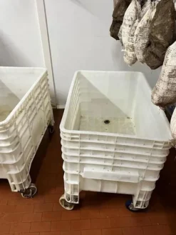 1#8498 Attrezzature per attività commercio e macellazione bestiame