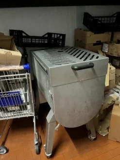 1#8498 Attrezzature per attività commercio e macellazione bestiame