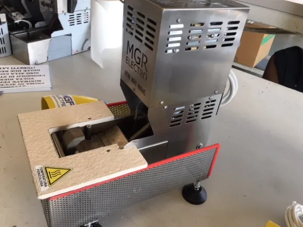 ATTREZZATURE PER INDUSTRIA ELETTRONICA