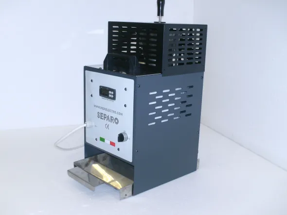 ATTREZZATURE PER INDUSTRIA ELETTRONICA