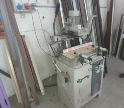 2#5574 Attrezzature per la lavorazione del ferro
