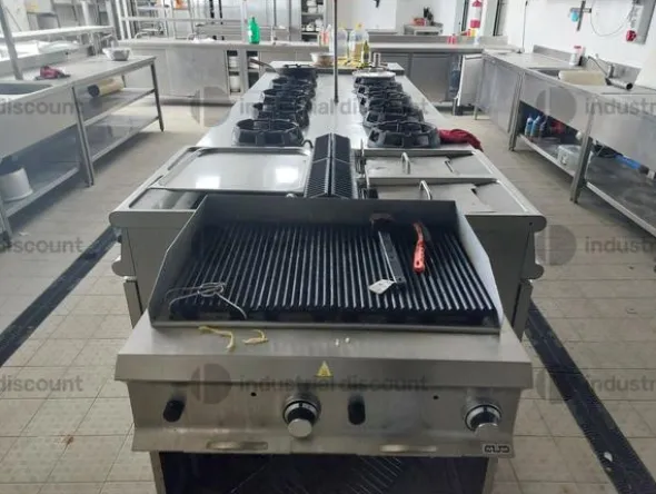 8#9089 Attrezzature per la ristorazione