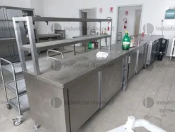 8#9089 Attrezzature per la ristorazione