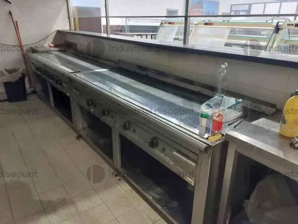 8#9089 Attrezzature per la ristorazione
