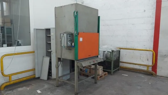 12#7174 Attrezzature per premontaggio vasca