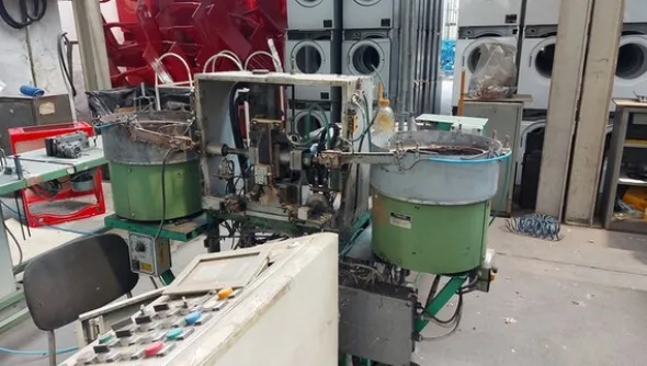 12#7174 Attrezzature per premontaggio vasca