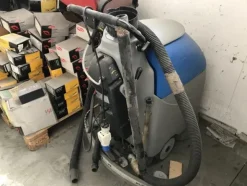 7#5072 Attrezzature per pulizia pavimenti