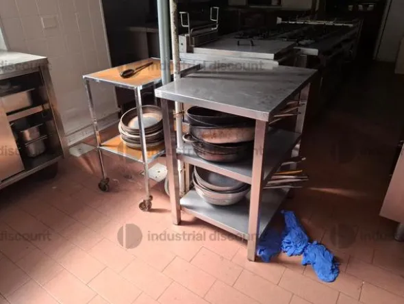 1#10276 Attrezzature per ristorazione e arredi e subingresso voltura di titoli amministrativi di posizioni connesse all'attività