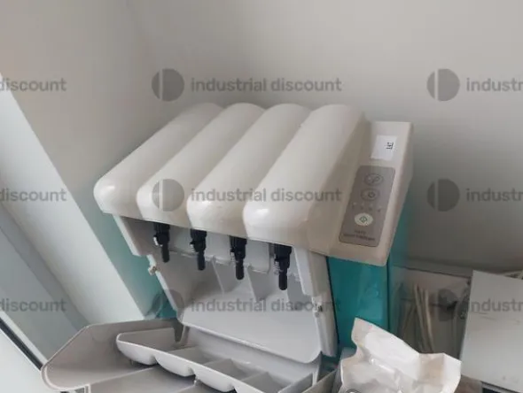 11#8917 Attrezzature per sala ritocchi