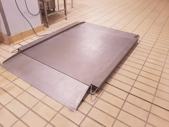 23#4631 Attrezzature professionali per la lavorazione della carne