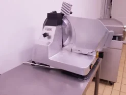 23#4631 Attrezzature professionali per la lavorazione della carne