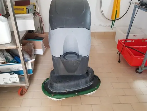 23#4631 Attrezzature professionali per la lavorazione della carne