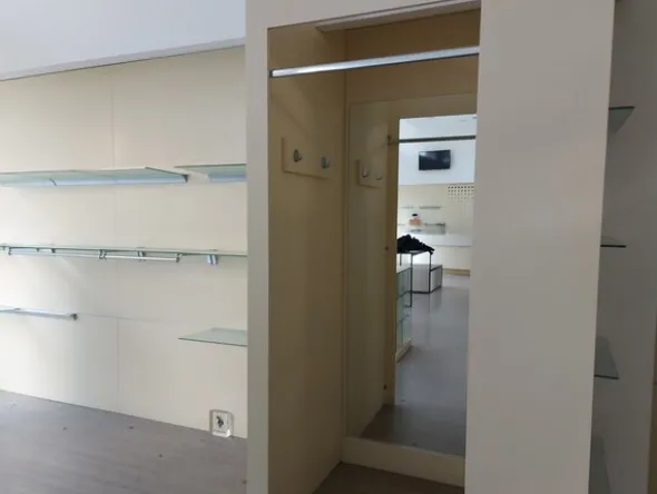 2#8466 Attrezzature punto vendita