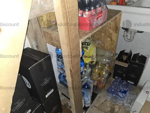 1#10312 Attrezzature ristorazione e bevande e alimenti a lunga scadenza