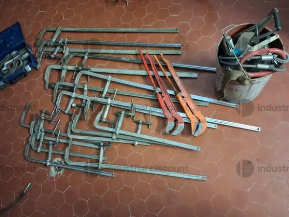 3#10272 Attrezzature utensili e strumenti per officina e lavorazioni meccaniche