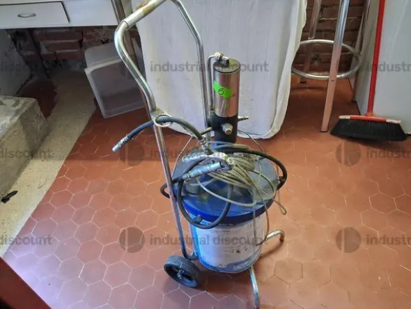 3#10272 Attrezzature utensili e strumenti per officina e lavorazioni meccaniche